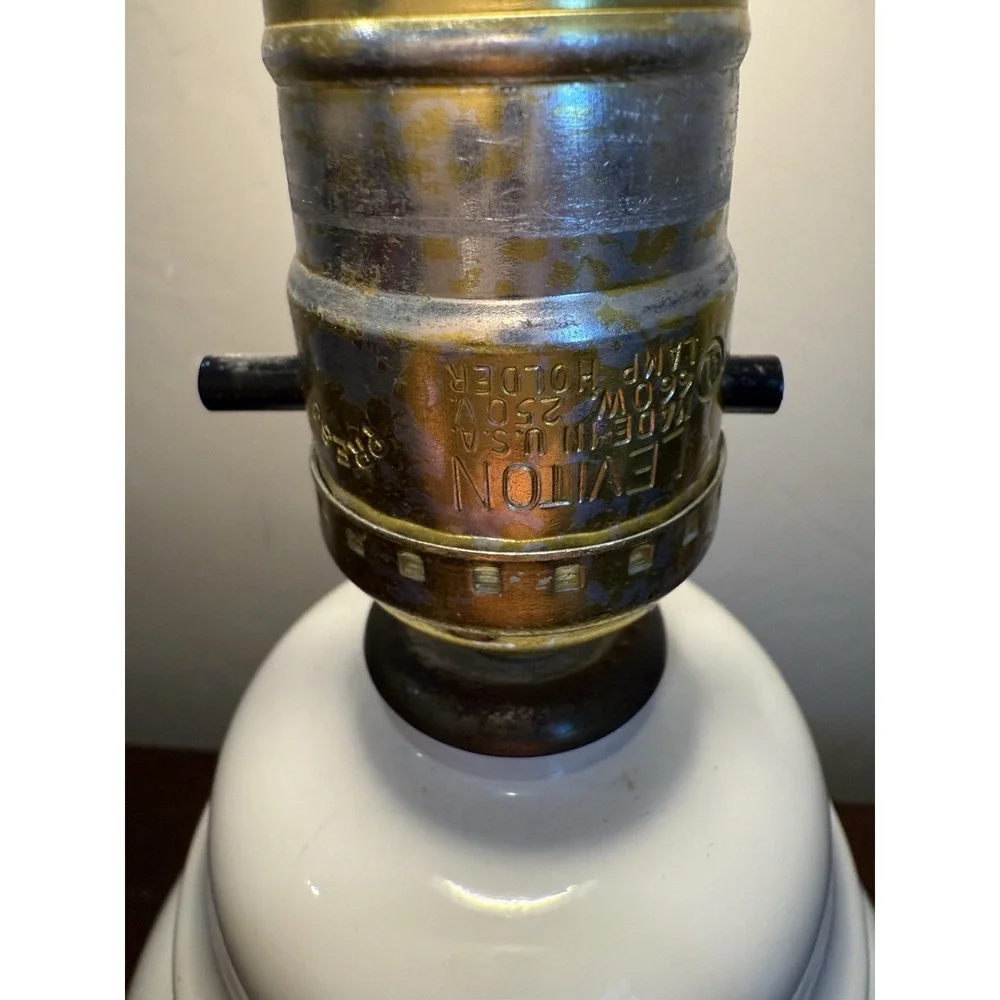 VTG Ceramic Table Lamp Off-White Small 11